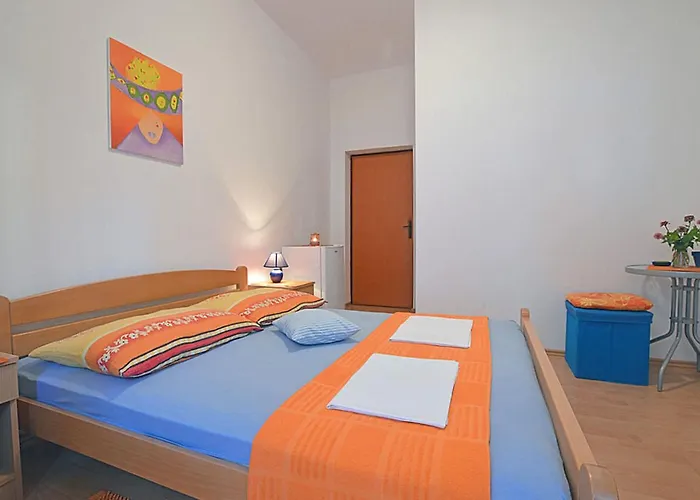 Apartment And Rooms Danica