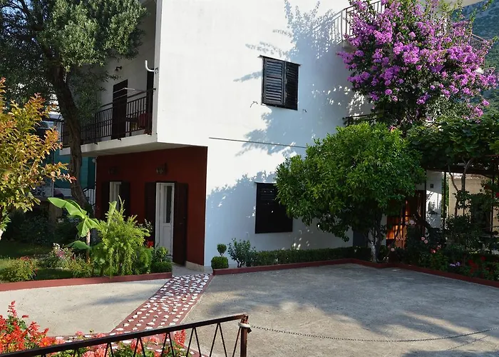 Apartment And Rooms Danica