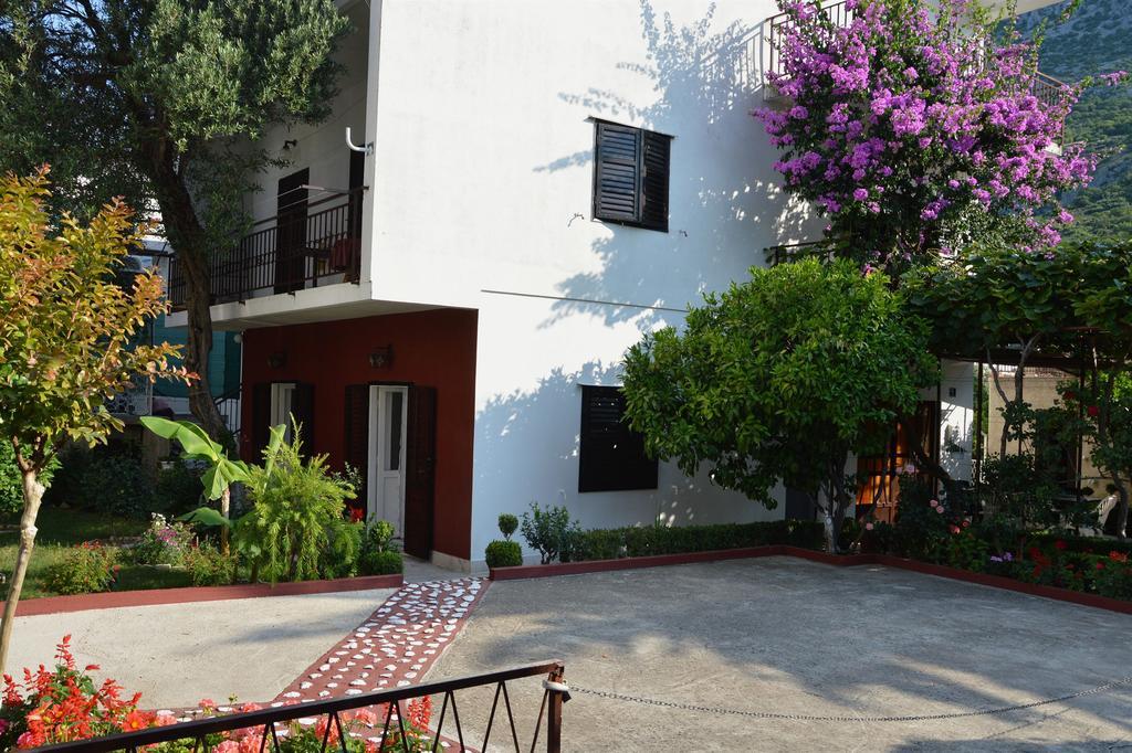 Apartment And Danica